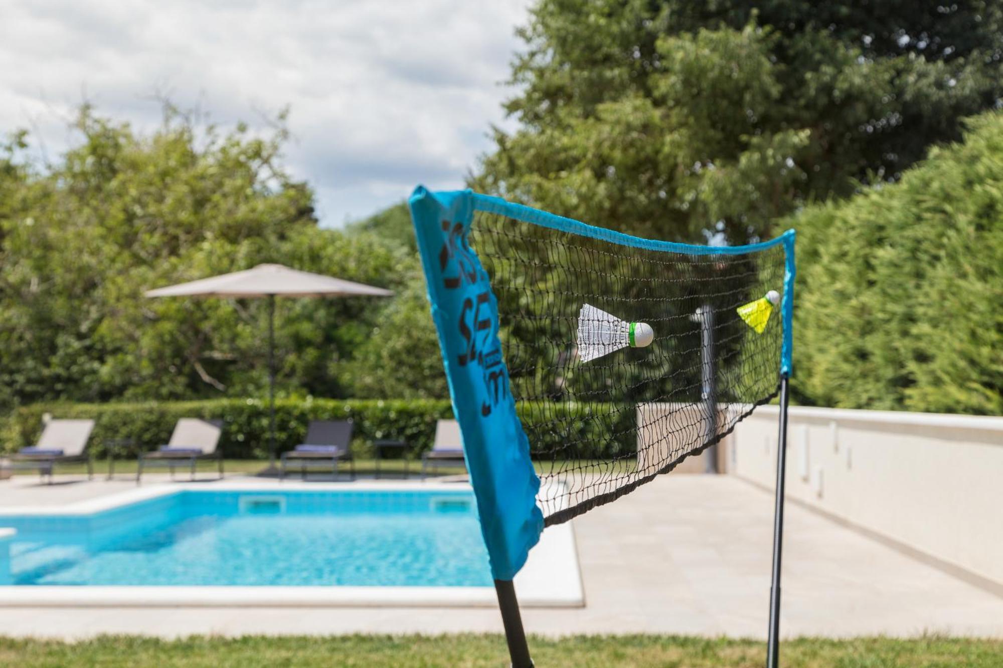 Villa Del Sol With Large Garden Perfect For Families Labin  Exterior foto