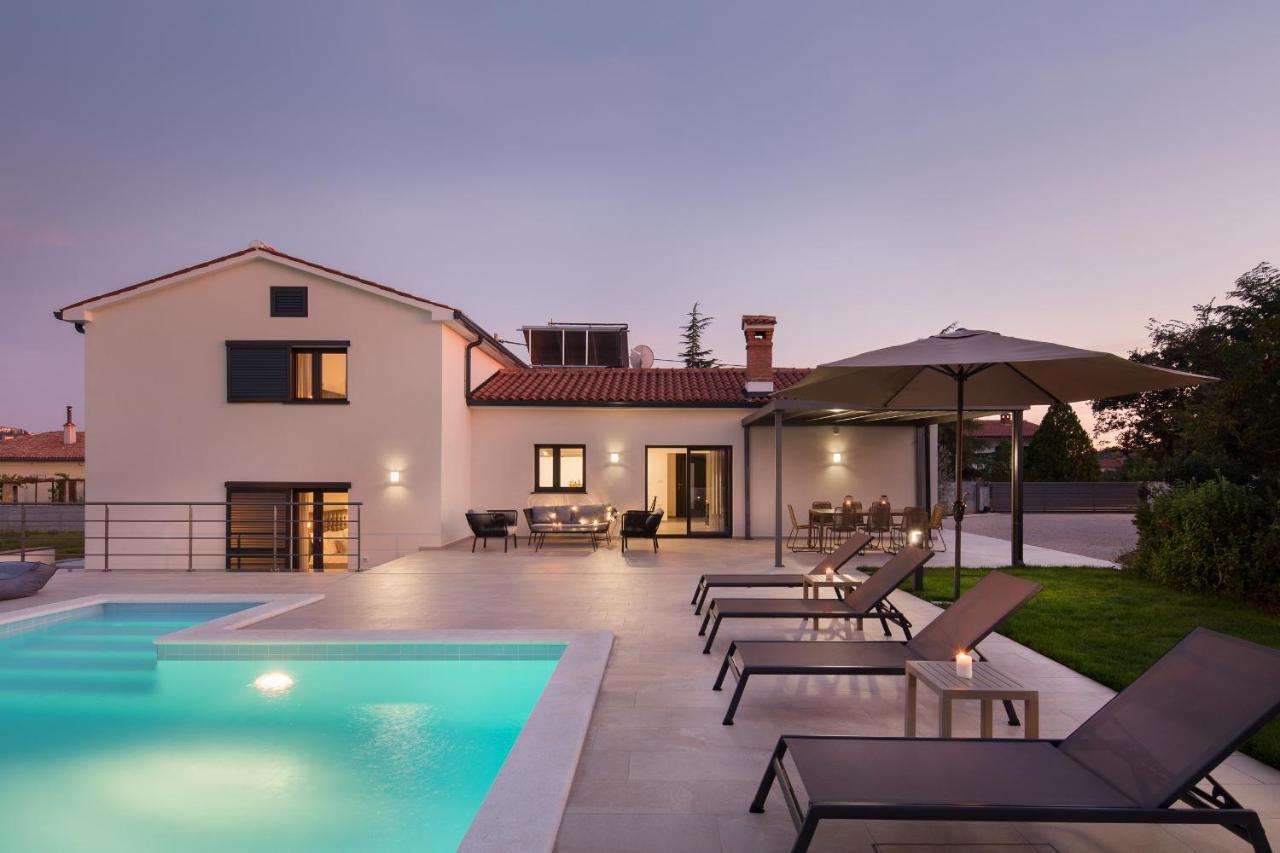 Villa Del Sol With Large Garden Perfect For Families Labin  Exterior foto
